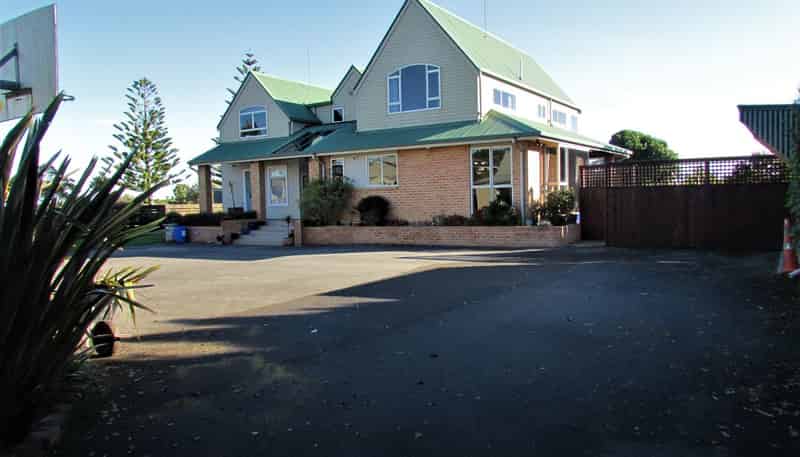 498B Main South Road, Paroa