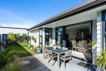 79 Stace Hopper Drive, One Tree Point