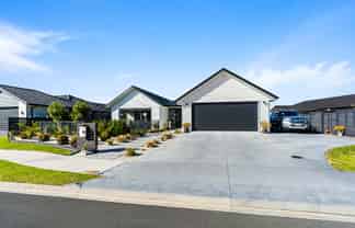 79 Stace Hopper Drive, One Tree Point