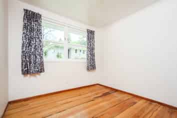 15 Daffodil Street, Titirangi