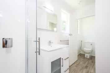 15 Daffodil Street, Titirangi