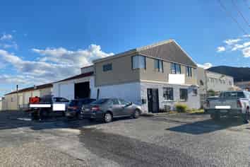 INDUSTRIAL OFFICES & WORKSHOP