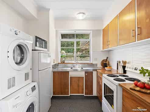 2D/274 Oriental Parade, Oriental Bay