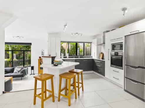 12B Kimberly Grove, Greenhithe