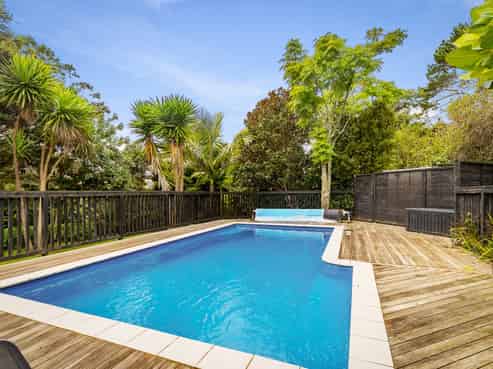 12B Kimberly Grove, Greenhithe