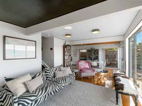 9 Fortification Road, Karaka Bays