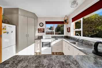 55A Broadway, Stratford