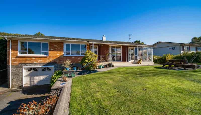 55A Broadway, Stratford