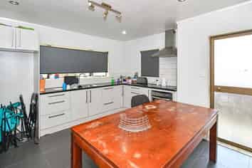 23 Great South Road, Manurewa