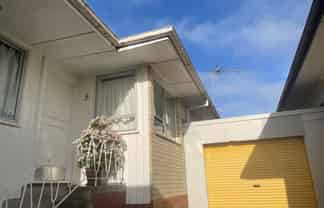 2/90 Titirangi Road, New Lynn