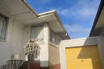 2/90 Titirangi Road, New Lynn