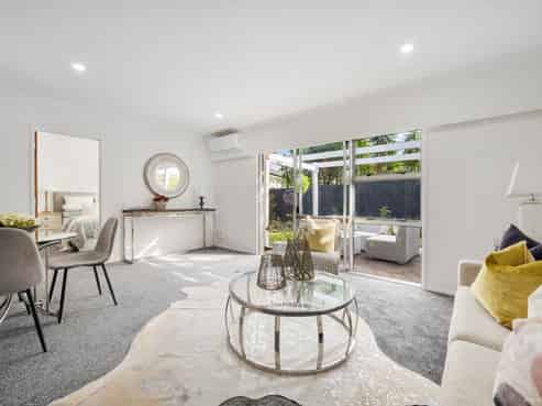 2/21 Cosy Place, Howick