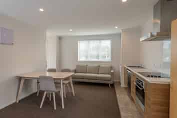 1/9 Hibiscus Ave (Room C), Hamilton Lake