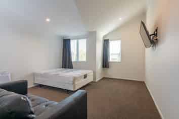 1/9 Hibiscus Ave (Room C), Hamilton Lake