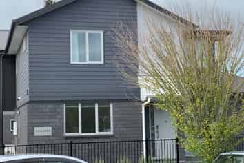 1/9 Hibiscus Ave (Room C), Hamilton Lake