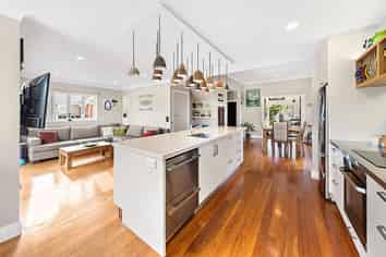 300 Point Chevalier Road, Point Chevalier