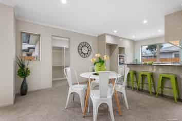 2/6 Surrey Street, Manurewa