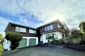 170 East Coast Road, Forrest Hill