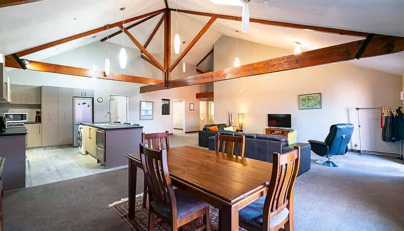 10/2 Manor Place, Dunedin Central