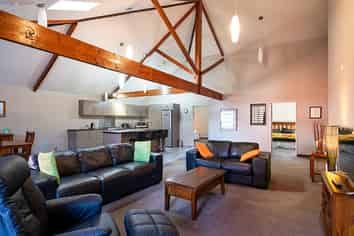 10/2 Manor Place, Dunedin Central