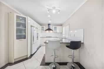 7 Katana Lane, Takanini