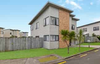 3 Clarrie Wills Way, Otara