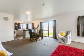 3 Clarrie Wills Way, Otara