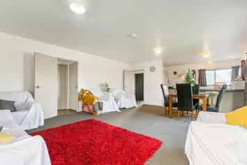 3 Clarrie Wills Way, Otara