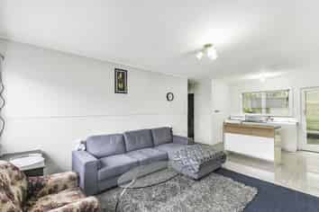 26/124 Kolmar Road, Papatoetoe