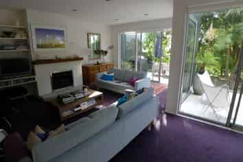 4/19 Waiatarua Road, Remuera