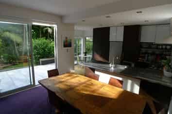 4/19 Waiatarua Road, Remuera