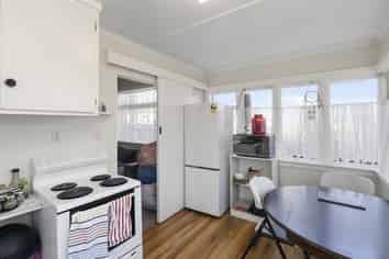 64 Kauri Street, Miramar