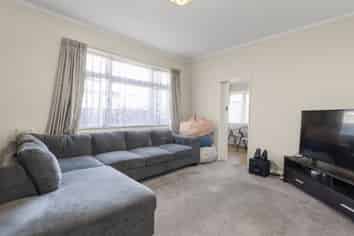 64 Kauri Street, Miramar