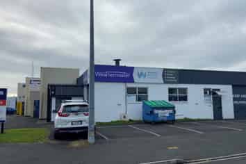 Popular Te Rapa Showroom / warehouse