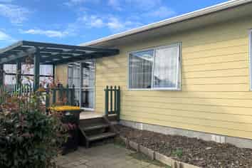 2/16 Parkers Road, Tahunanui