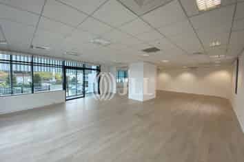 Rare Great South Road Opportunity