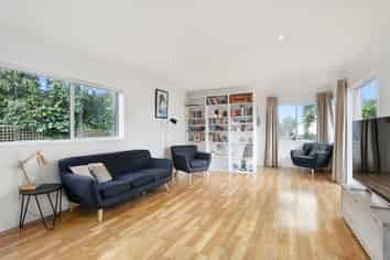 2/44 Alberta Street, Point Chevalier