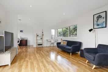 2/44 Alberta Street, Point Chevalier