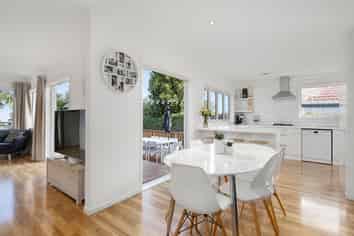 2/44 Alberta Street, Point Chevalier