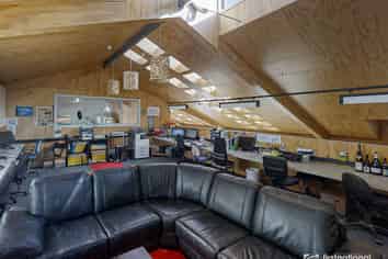 All-In-One Showroom and Storage