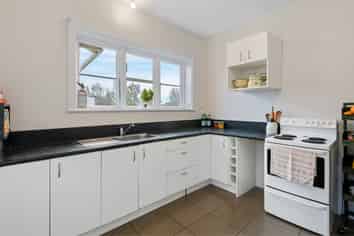 1/17 Kerrs Road, Linwood