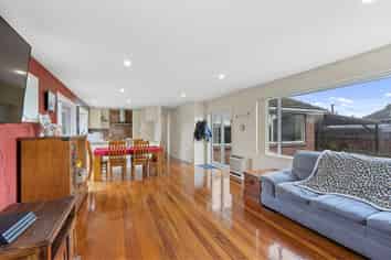 52 Gould Crescent, Woolston