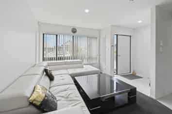 27 Kotuku Crescent, Takanini