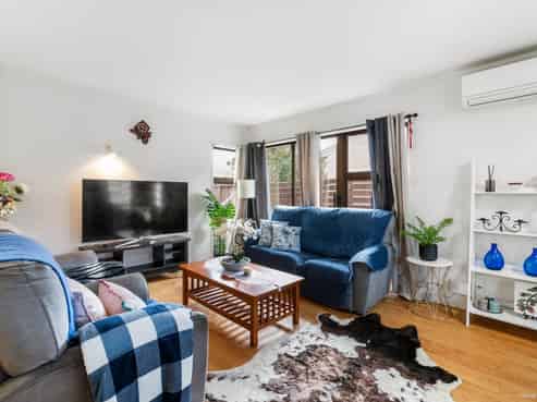 2/6 Elizabeth Street, Papakura