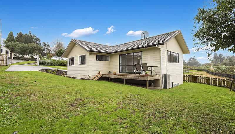 18 Pearce Drive, Kamo