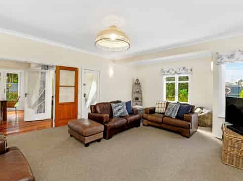 14 Rauparaha Street, Waikanae Beach