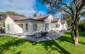 14 Rauparaha Street, Waikanae Beach