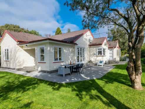 14 Rauparaha Street, Waikanae Beach