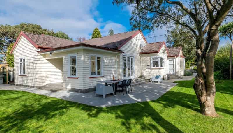 14 Rauparaha Street, Waikanae Beach