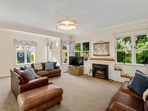 14 Rauparaha Street, Waikanae Beach